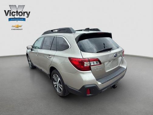Tungsten Metallic 2019 Subaru Outback 3.6R Limited