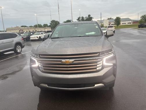 2022 Chevrolet Suburban High Country
