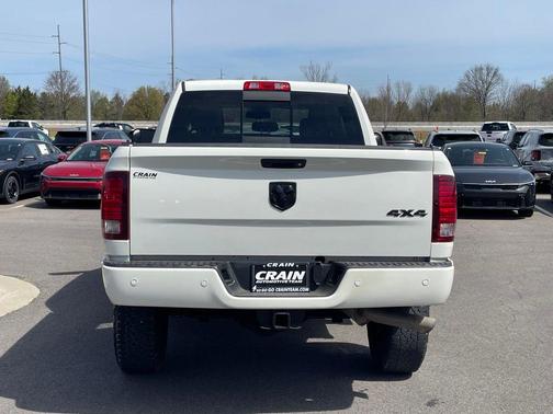 2017 RAM 2500 Laramie Crew Cab 4x4 6'4' Box