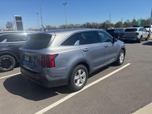 2021 Kia Sorento LX