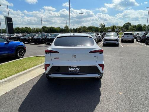 Summit White 2024 Buick Envista Sport Touring FWD