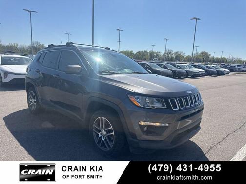 Granite Crystal Metallic Clearcoat 2018 Jeep Compass Latitude