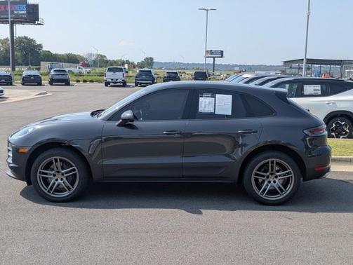 2021 Porsche Macan Base