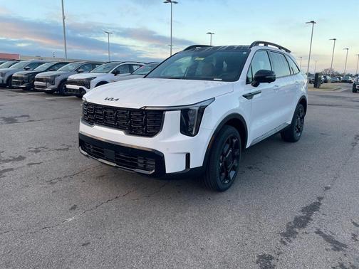 White Pearl 2026 Kia Sorento SX