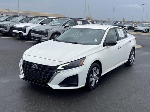 2024 Nissan Altima S FWD