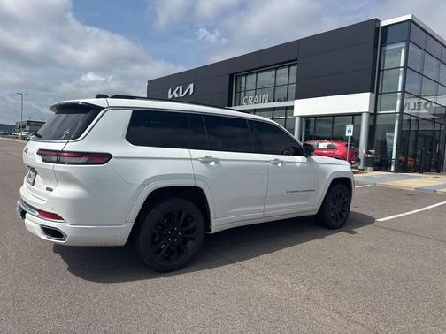 Bright White Clearcoat 2023 Jeep Grand Cherokee L Overland