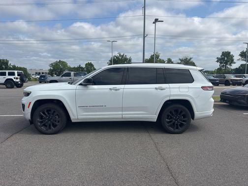 Bright White Clearcoat 2023 Jeep Grand Cherokee L Overland