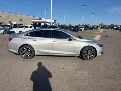 2020 Chevrolet Malibu FWD RS