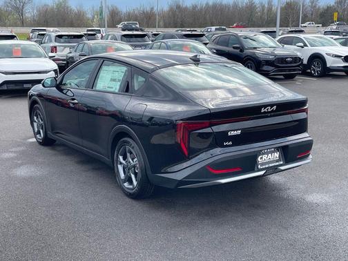 Aurora Black Pearl 2026 Kia K4 LXS