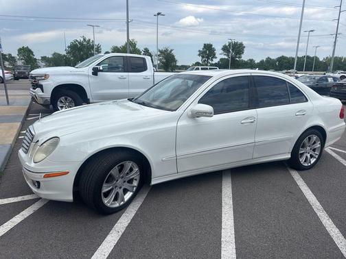 White 2009 Mercedes-Benz E-Class E 350