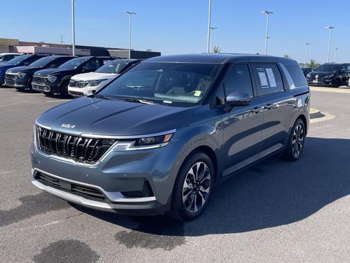 2024 Kia Carnival EX