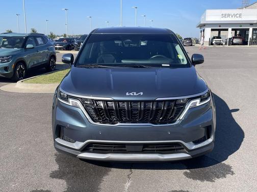 2024 Kia Carnival EX