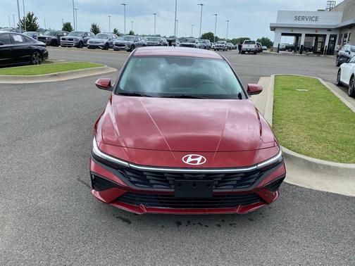 Red 2025 Hyundai ELANTRA SE