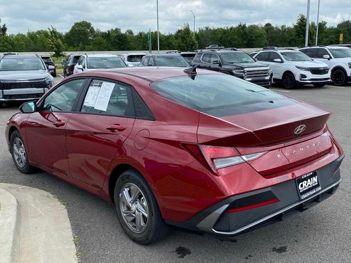 Red 2025 Hyundai ELANTRA SE