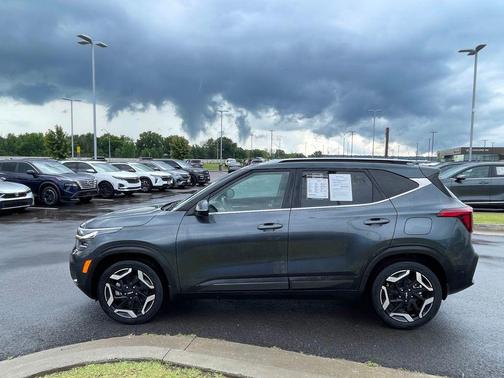 Gray 2024 Kia Seltos SX Turbo