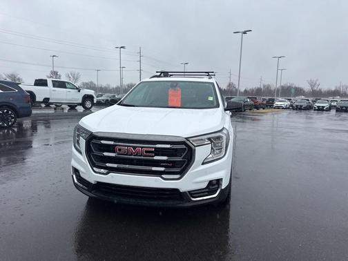 2024 GMC Terrain AWD AT4