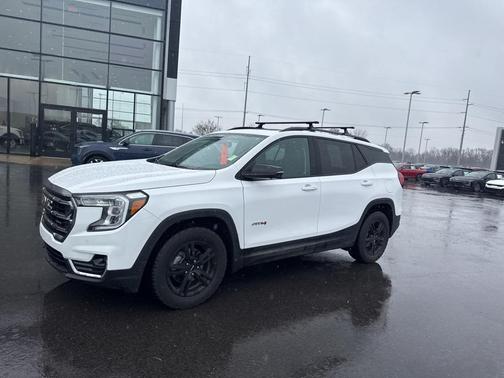 2024 GMC Terrain AWD AT4