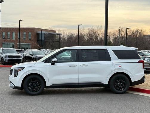 Snow White Pearl 2026 Kia Carnival LXS