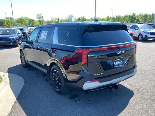Aurora Black Pearl 2026 Kia Carnival LXS