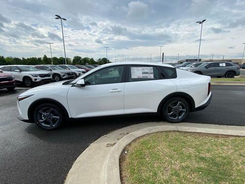 Snow White Pearl 2026 Kia K4 LXS
