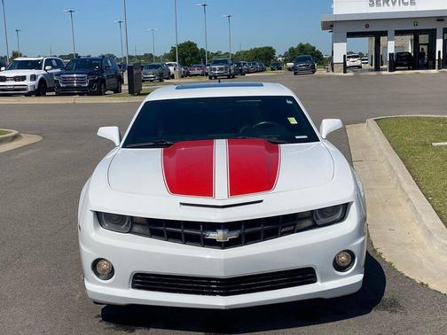 Summit White 2011 Chevrolet Camaro 2SS