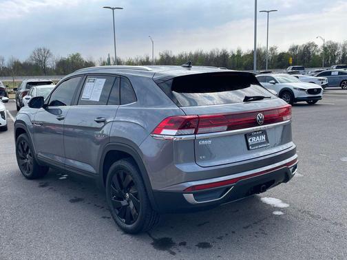 2024 Volkswagen Atlas Cross Sport 2.0T SE w/Technology