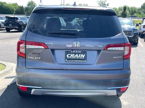 Modern Steel Metallic 2021 Honda Pilot Touring 8-Passenger