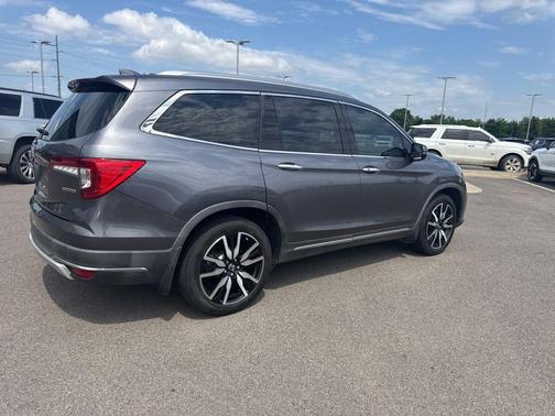 Modern Steel Metallic 2021 Honda Pilot Touring 8-Passenger