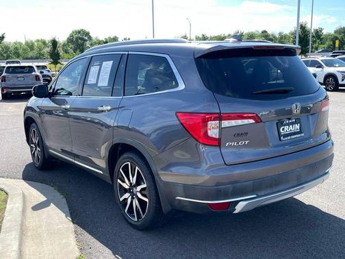 Modern Steel Metallic 2021 Honda Pilot Touring 8-Passenger