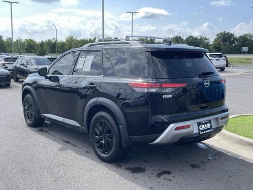 2022 Nissan Pathfinder SL 2WD