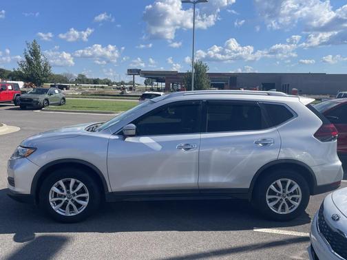 2020 Nissan Rogue SV