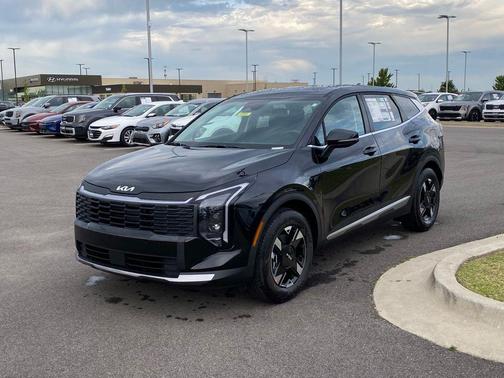 Ebony 2026 Kia Sportage LX
