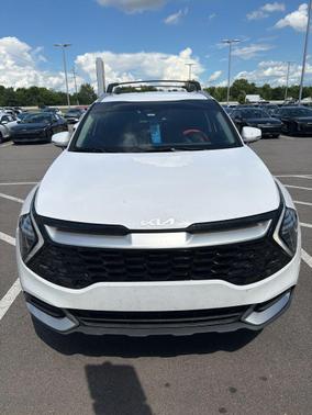 White Pearl 2024 Kia Sportage EX