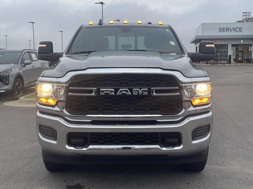 2023 RAM 2500 Tradesman Crew Cab 4x4 6'4' Box