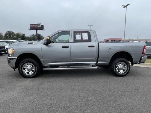 2023 RAM 2500 Tradesman Crew Cab 4x4 6'4' Box