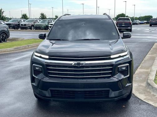 Black Metallic 2025 Chevrolet Traverse LT