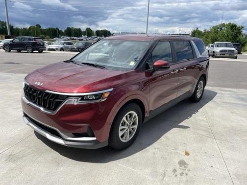 2024 Kia Carnival LX