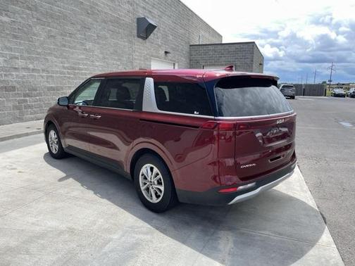 2024 Kia Carnival LX