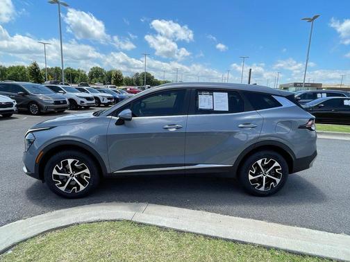 Silver 2024 Kia Sportage EX