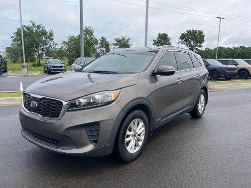 Brown 2019 Kia Sorento LX