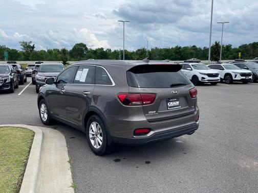 Brown 2019 Kia Sorento LX