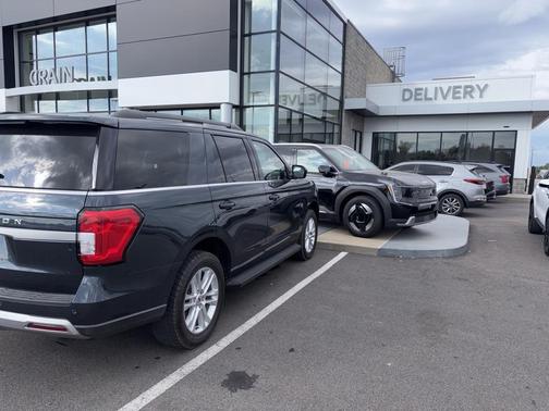 2024 Ford Expedition XLT