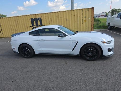 OXFORD WHITE 2018 Ford Shelby GT350 Base