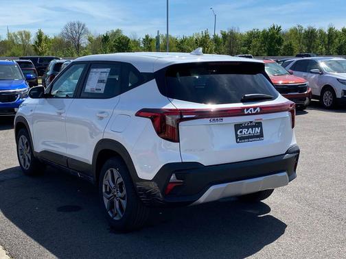 Snow White Pearl 2026 Kia Seltos LX