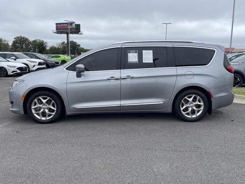 2018 Chrysler Pacifica Touring-L Plus