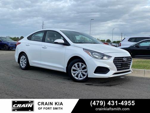Frost White Pearl 2019 Hyundai Accent SE