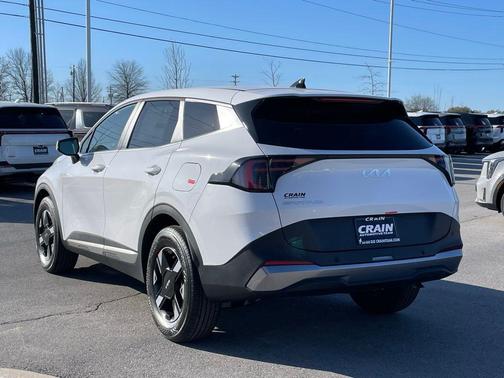 Glacial White Pearl 2026 Kia Sportage LX