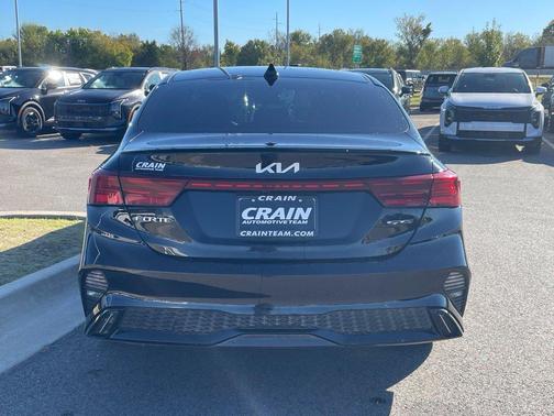 Aurora Black 2024 Kia Forte GT-Line