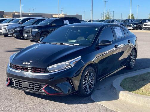 Aurora Black 2024 Kia Forte GT-Line