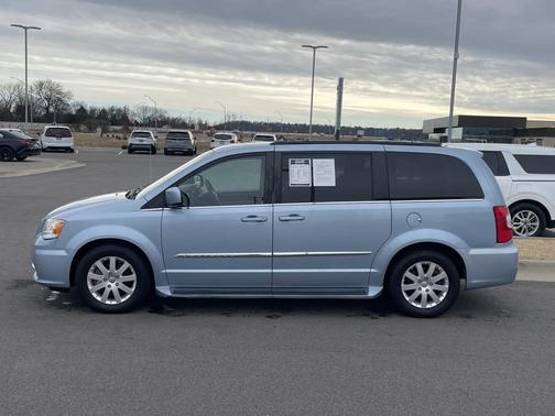 2013 Chrysler Town & Country Touring